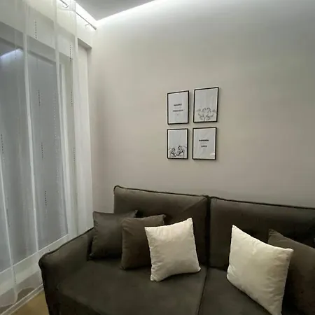 Anika 1 Apartment *